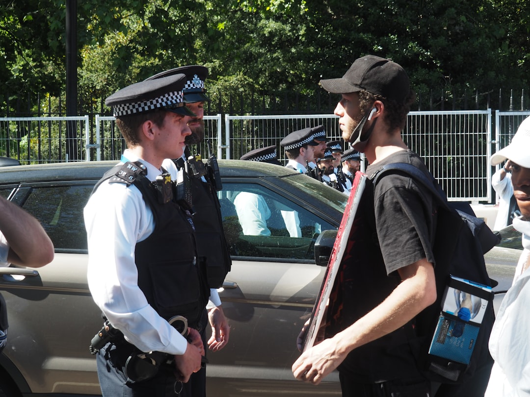 Photo Police handcuffing