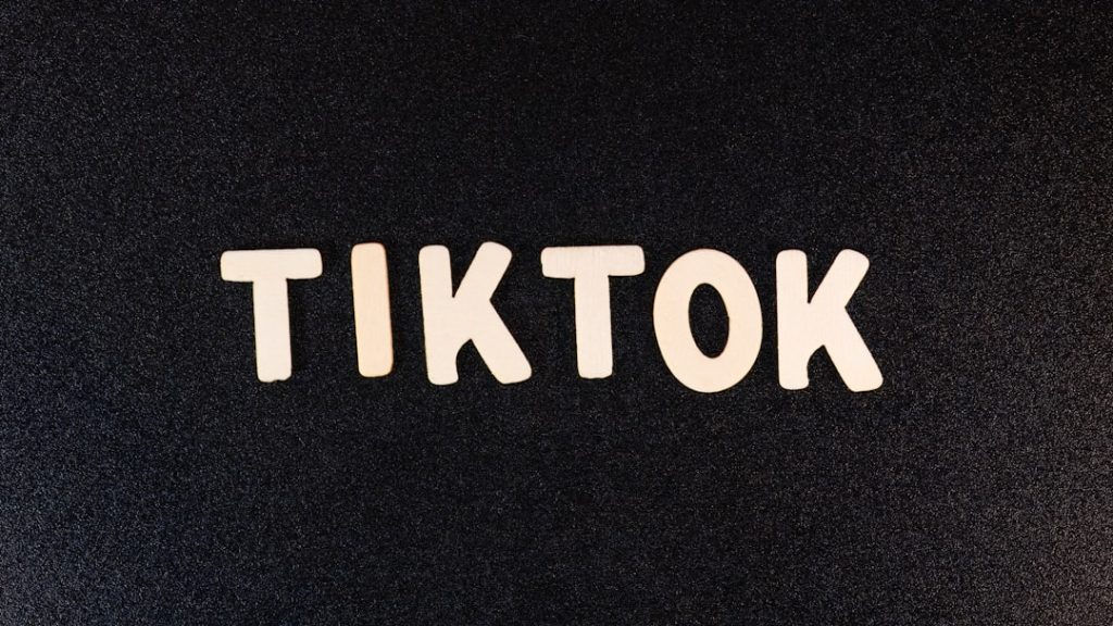 Photo Tutok logo