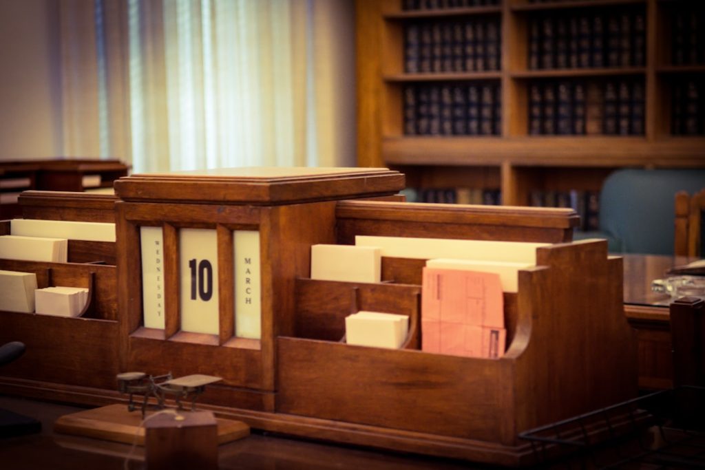 Photo Courtroom scene
